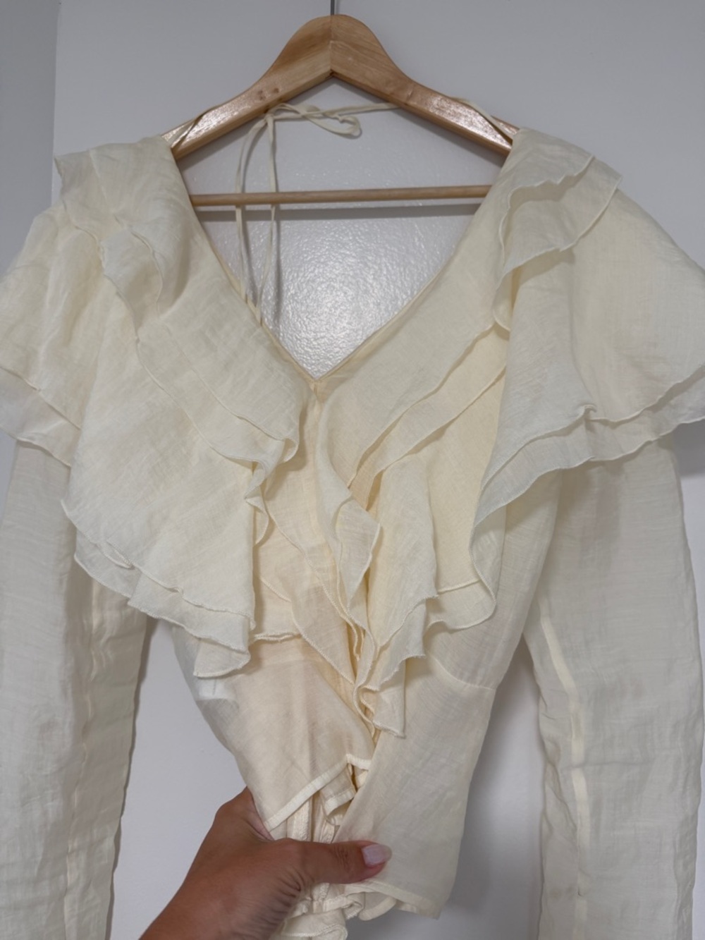 H&M Cream Ruffled V-Neck Long Sleeve Blouse